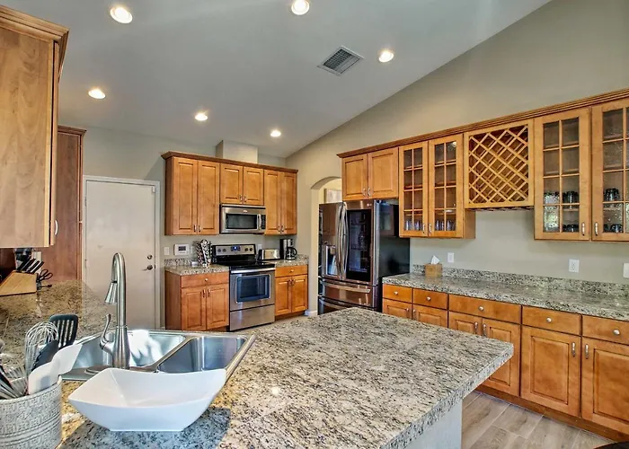 Holiday home 4 Mi To Tpc Scottsdale: Family W/ Hot Tub! Phoenix