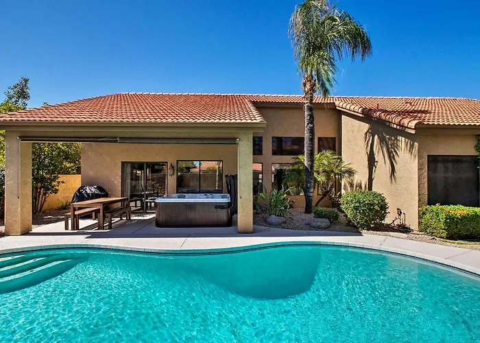 Holiday home 4 Mi To Tpc Scottsdale: Family W/ Hot Tub! *