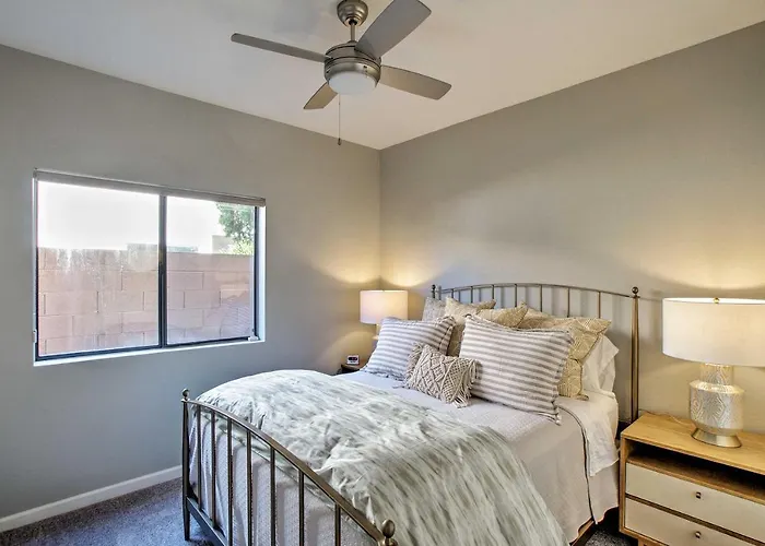 4 Mi To Tpc Scottsdale: Family W/ Hot Tub! Holiday home Phoenix