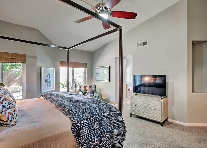 Holiday home 4 Mi To Tpc Scottsdale: Family W/ Hot Tub! *